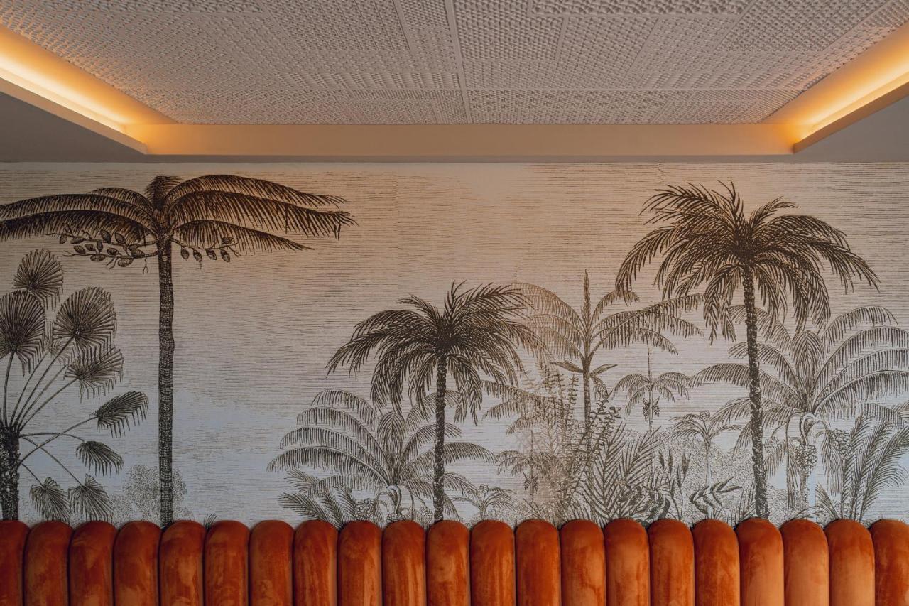 Hotel Jadali&Spa Marrakesh Bagian luar foto Palm trees on the wall of the lobby